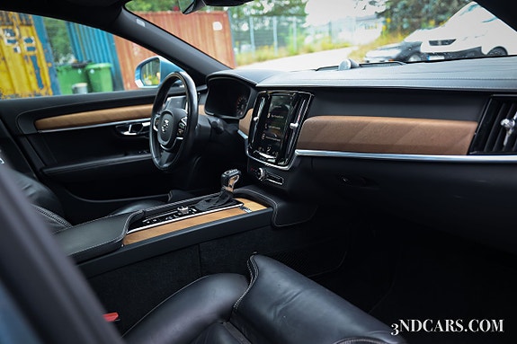 Volvo S90 17 of 19