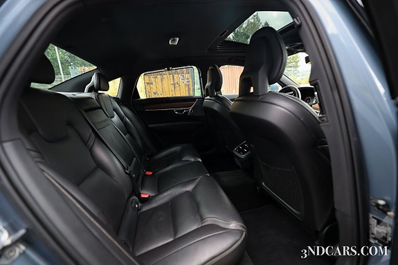Volvo S90 15 of 19