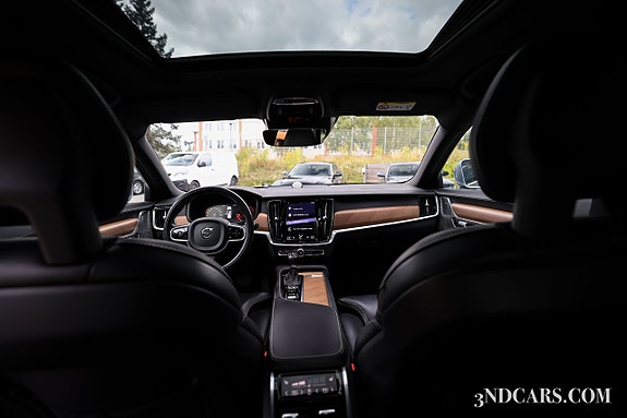 Volvo S90 13 of 19