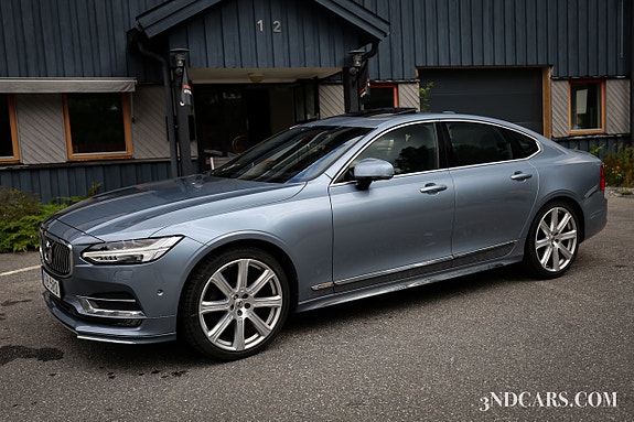 Volvo S90 2 of 19