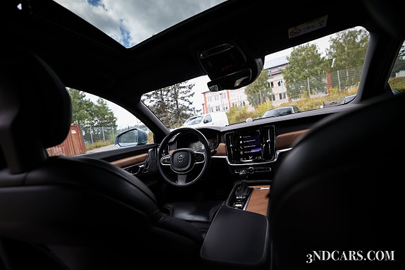 Volvo S90 14 of 19