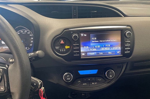 Toyota Yaris 15 of 21
