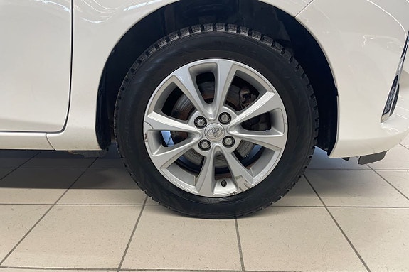 Toyota Yaris 17 of 21