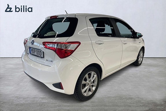 Toyota Yaris 19 of 21