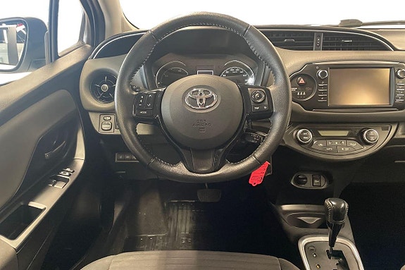 Toyota Yaris 11 of 21