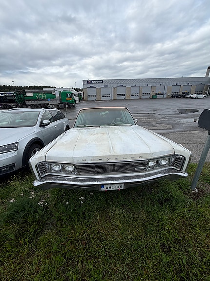 Chrysler New Yorker 3 of 6