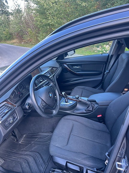 BMW 320i 6 of 10