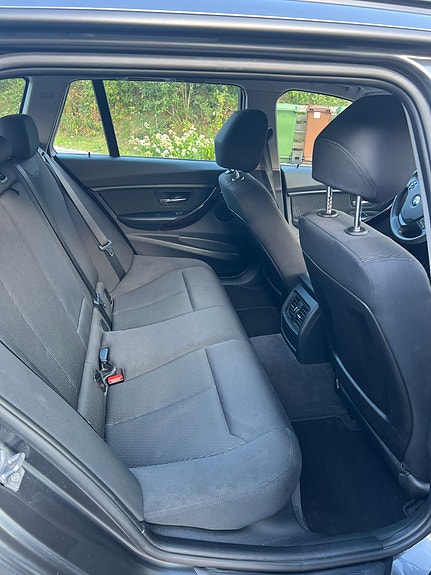 BMW 320i 8 of 10