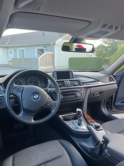 BMW 320i 7 of 10