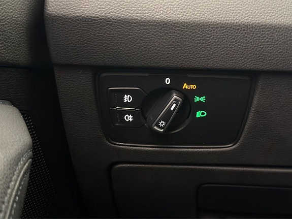 Volkswagen Passat 16 of 30