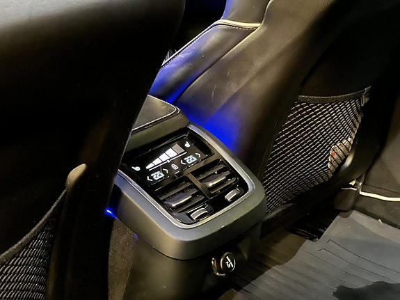 Volvo S90 13 of 13