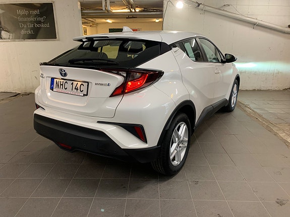 Toyota C-HR 5 of 24