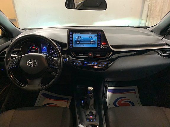 Toyota C-HR 13 of 24