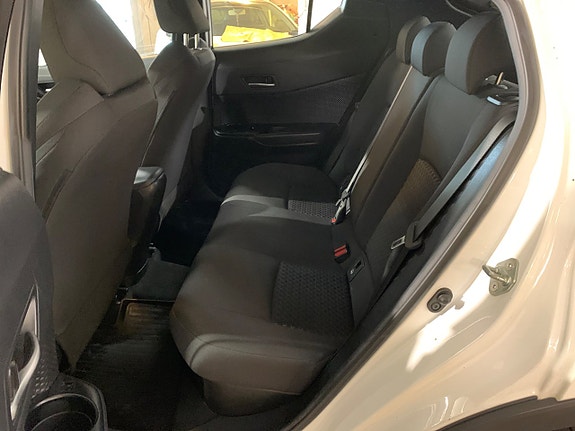 Toyota C-HR 9 of 24