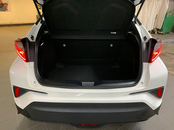Toyota C-HR 7 of 24