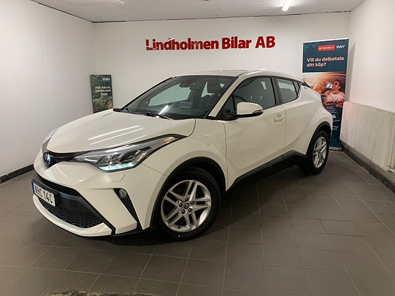 Toyota C-HR 3 of 24