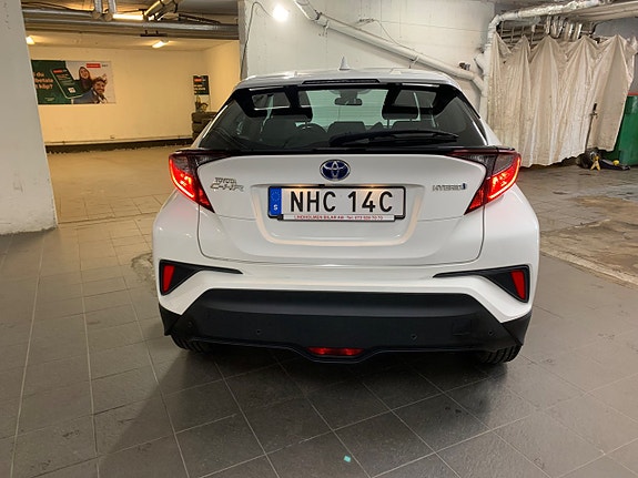 Toyota C-HR 6 of 24
