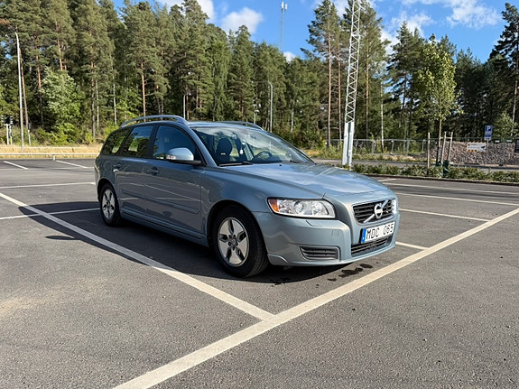 Volvo V50 2 of 7
