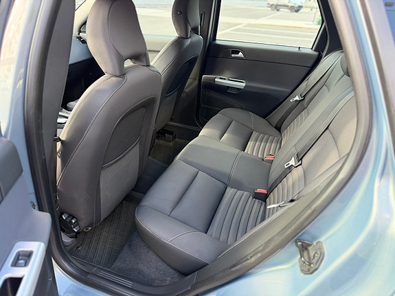 Volvo V50 6 of 7