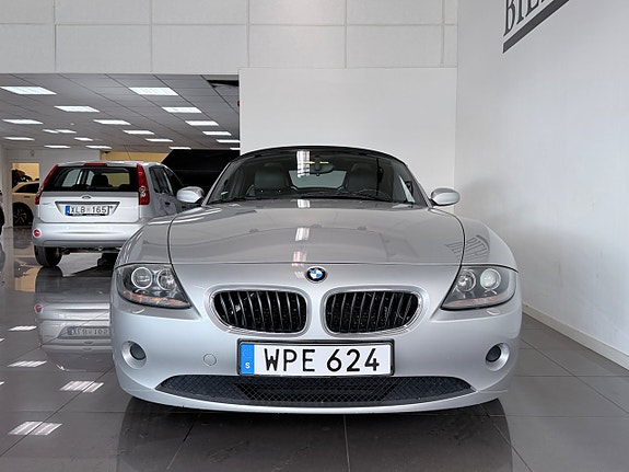 BMW Z4 2 of 9