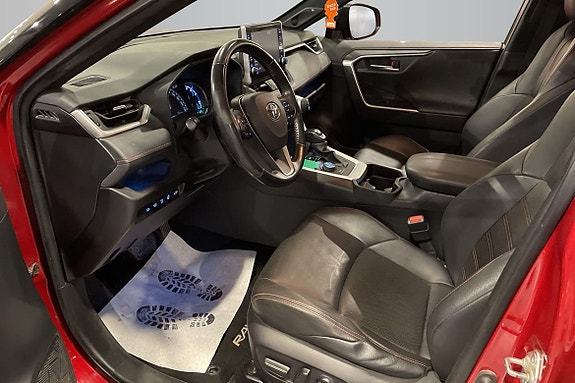 Toyota RAV4 10 of 18