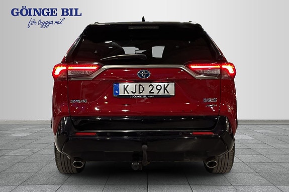 Toyota RAV4 7 of 18