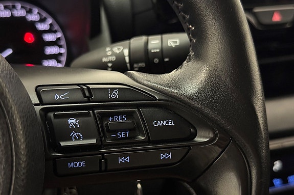 Toyota Yaris 18 of 28