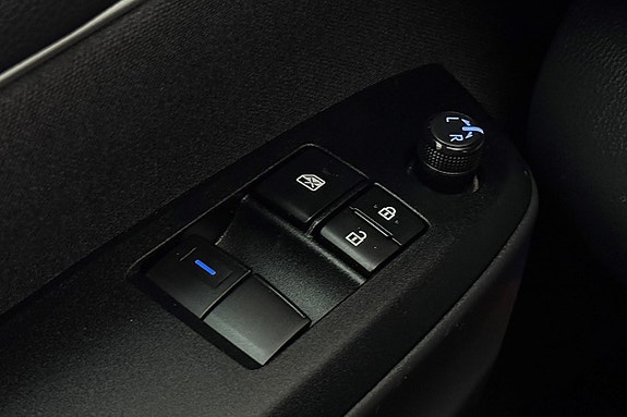 Toyota Yaris 27 of 28