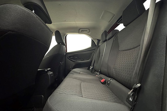 Toyota Yaris 13 of 28