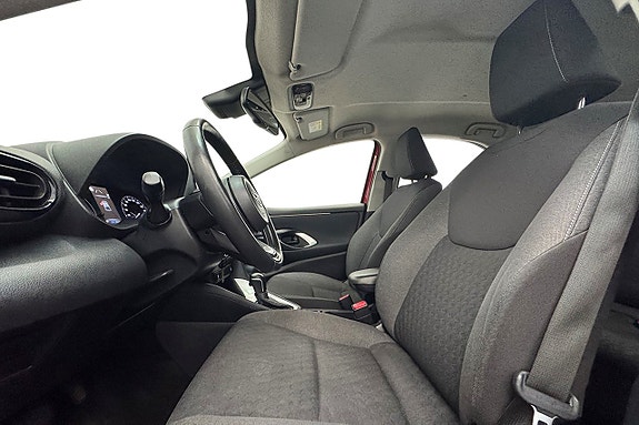 Toyota Yaris 11 of 28