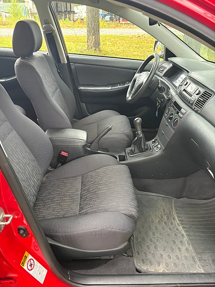 Toyota Corolla 5 of 7