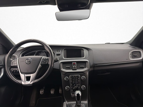 Volvo V40 13 of 29