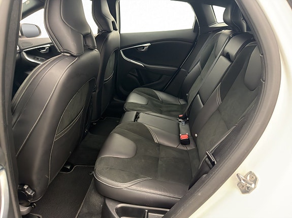 Volvo V40 12 of 29