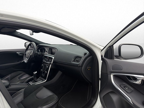 Volvo V40 11 of 29