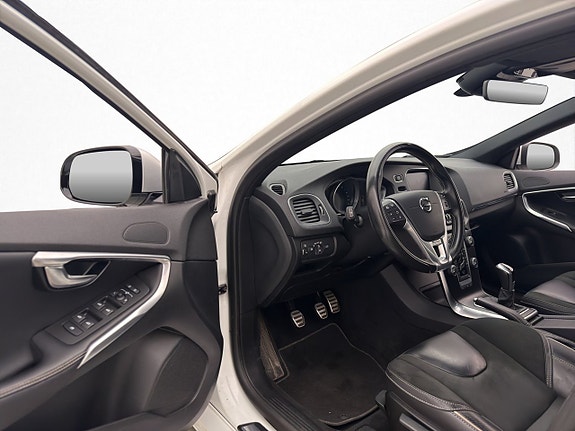 Volvo V40 15 of 29
