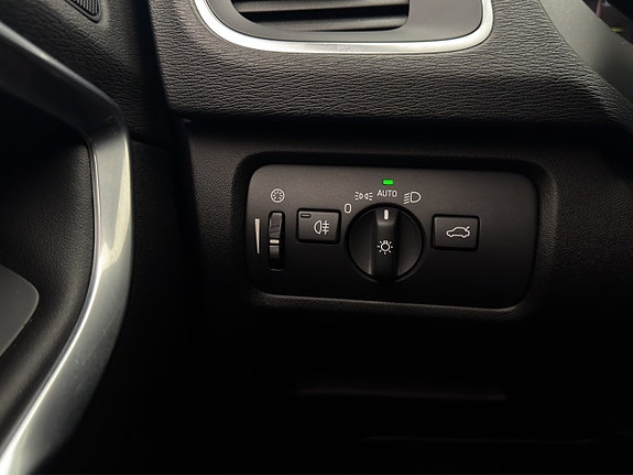 Volvo V40 24 of 29
