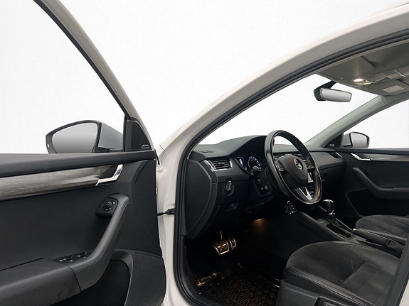 Skoda Octavia Scout 10 of 30