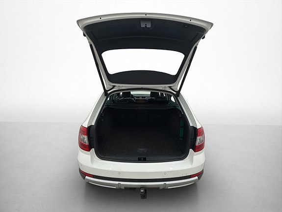 Skoda Octavia Scout 27 of 30