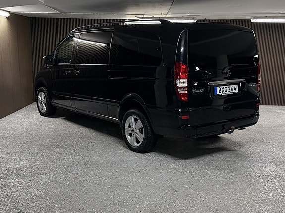 Mercedes-Benz Viano 5 of 25