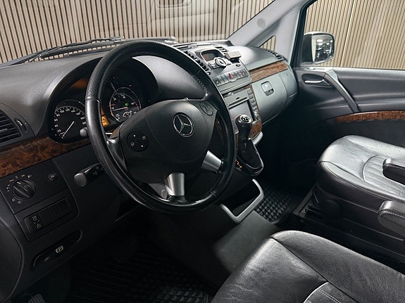 Mercedes-Benz Viano 11 of 25