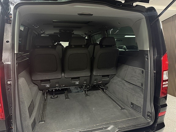 Mercedes-Benz Viano 23 of 25
