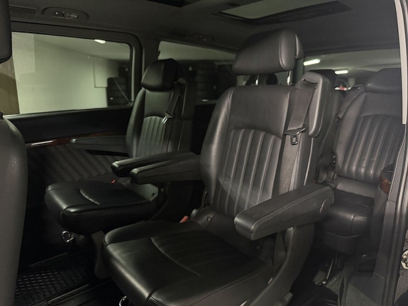 Mercedes-Benz Viano 20 of 25