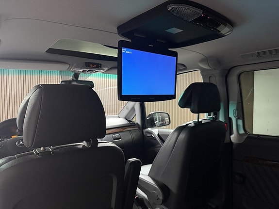 Mercedes-Benz Viano 19 of 25