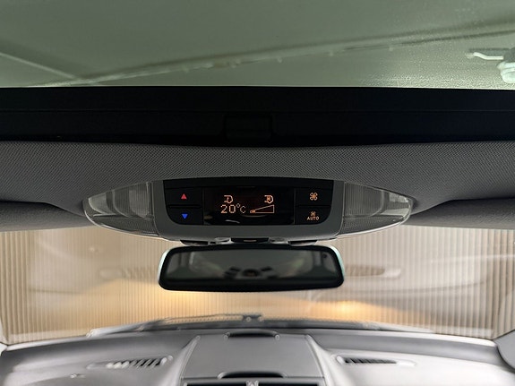 Mercedes-Benz Viano 17 of 25