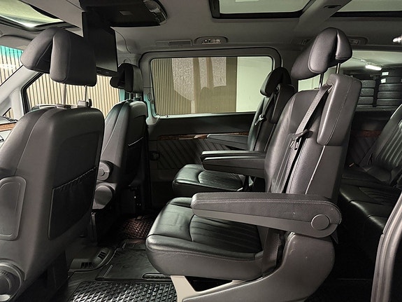 Mercedes-Benz Viano 21 of 25