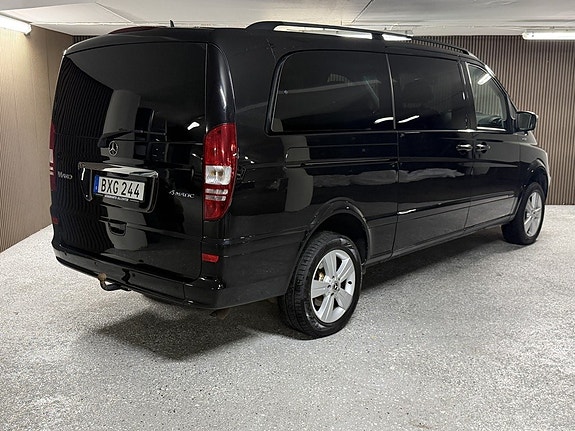 Mercedes-Benz Viano 7 of 25