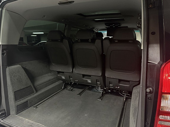Mercedes-Benz Viano 24 of 25