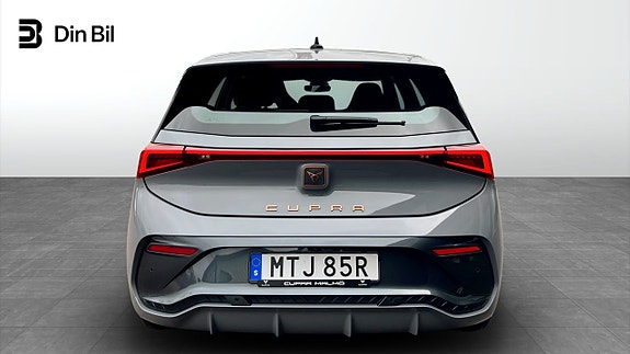 Cupra Born 5 of 12