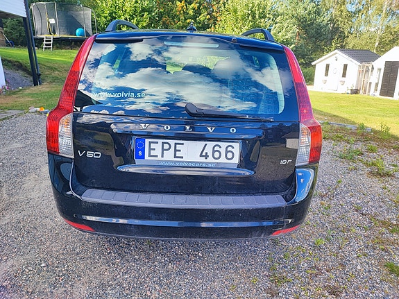 Volvo V50 3 of 15
