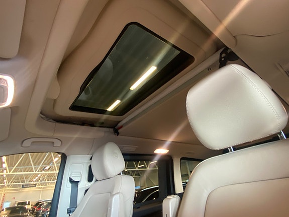 Mercedes-Benz V300 24 of 24